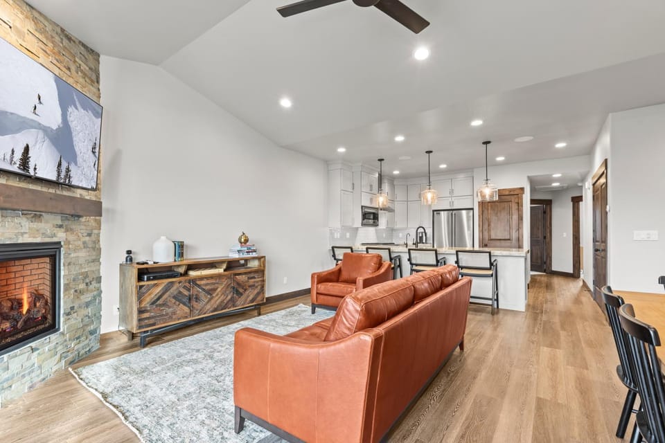 Spacious 4-Bedroom Townhome Black Rock House in Wasatch County