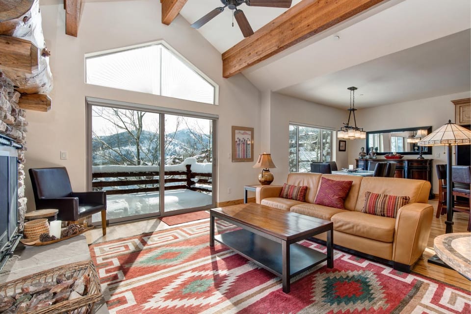 Vista Views Pet Friendly House in Summit Park