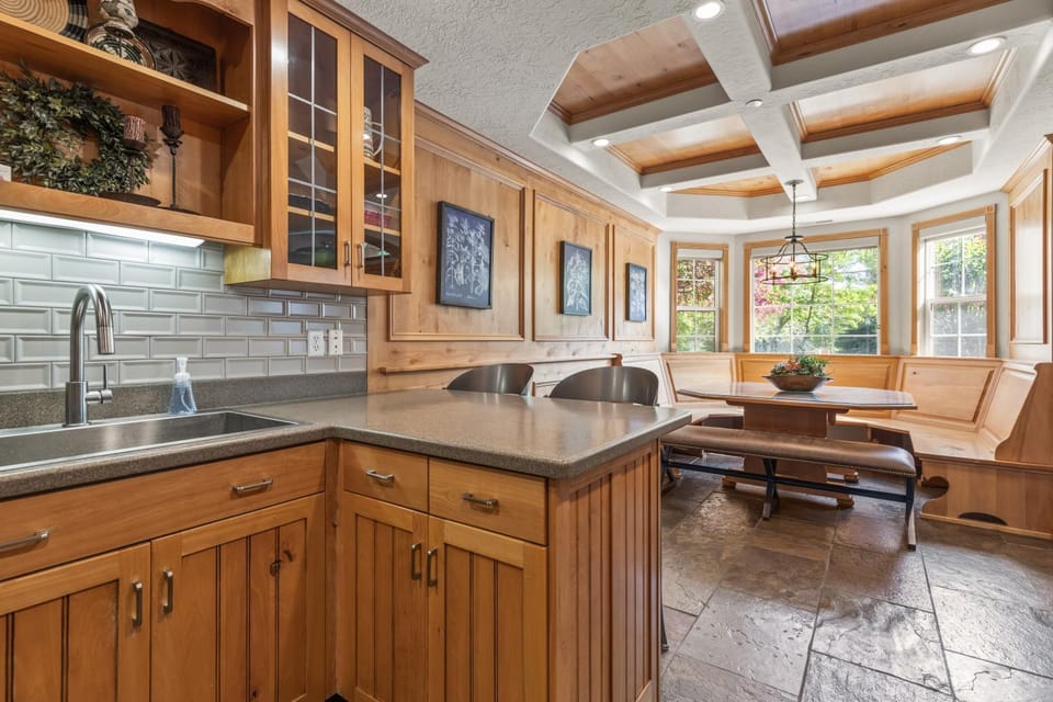 Zermatt Luxury Chalet Sleeps 14! House in Midway