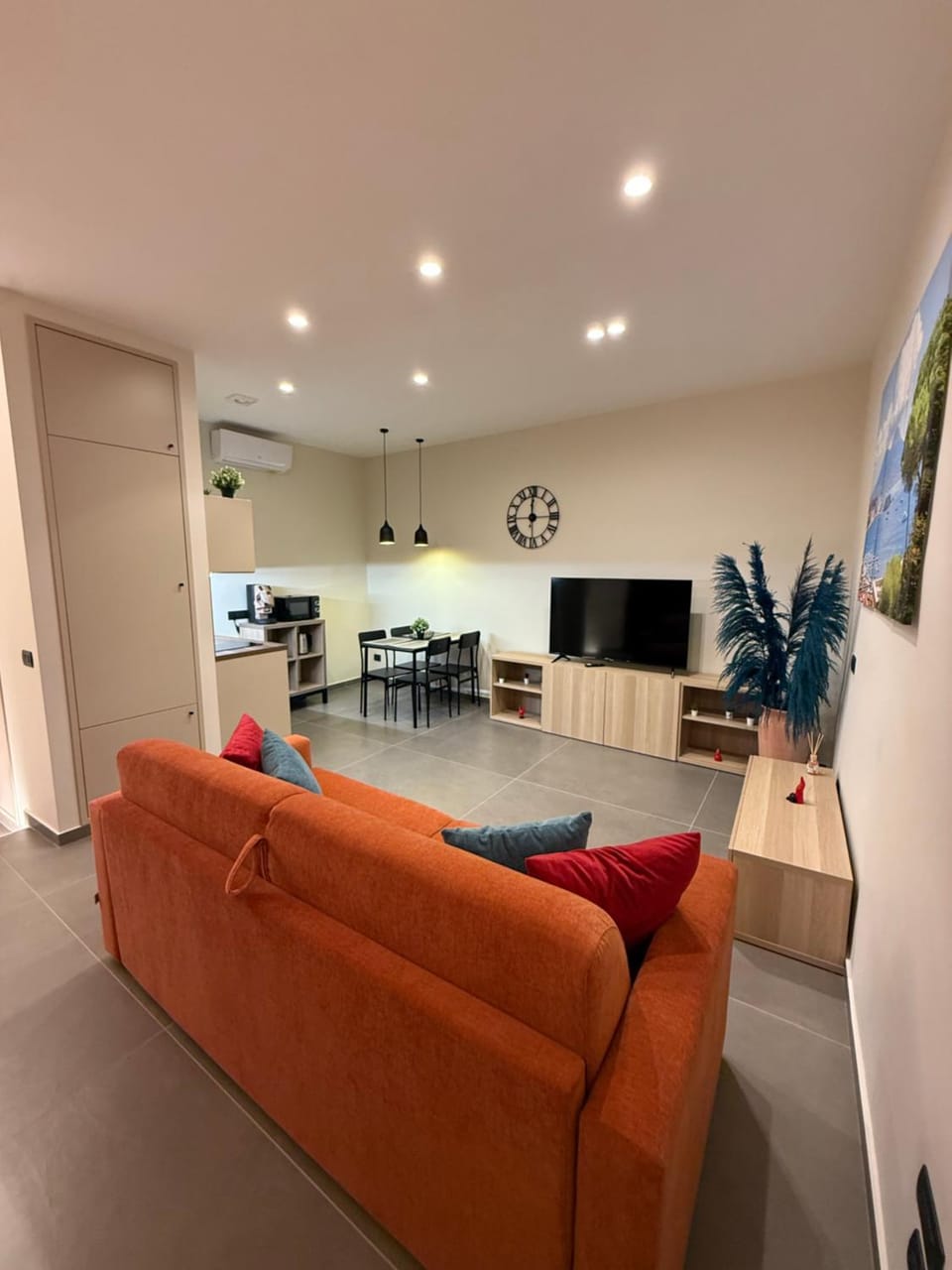 Communal lounge/ TV room, TV and multimedia, Kitchen or kitchenette, Living room, Seating area, Dining area, Evening entertainment