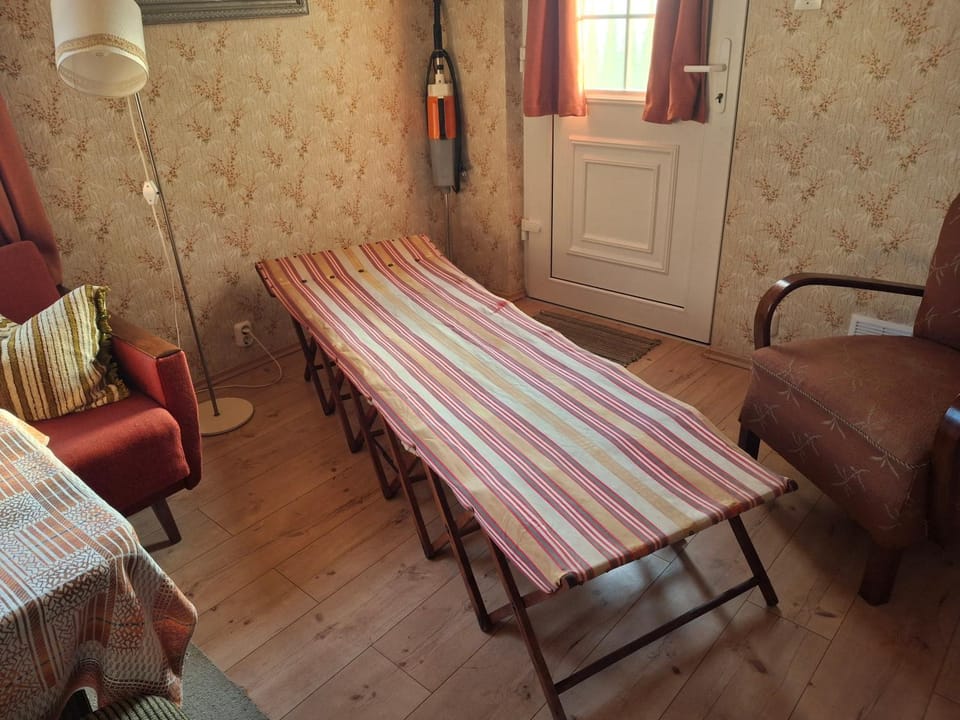 Bed, Living room