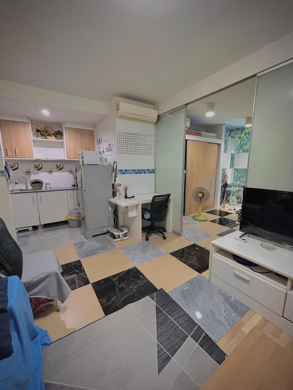 Condo with Pool View & Great Amenities Bangkok Apartment in Bangkok