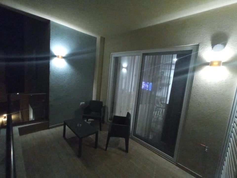 Night, Balcony/Terrace