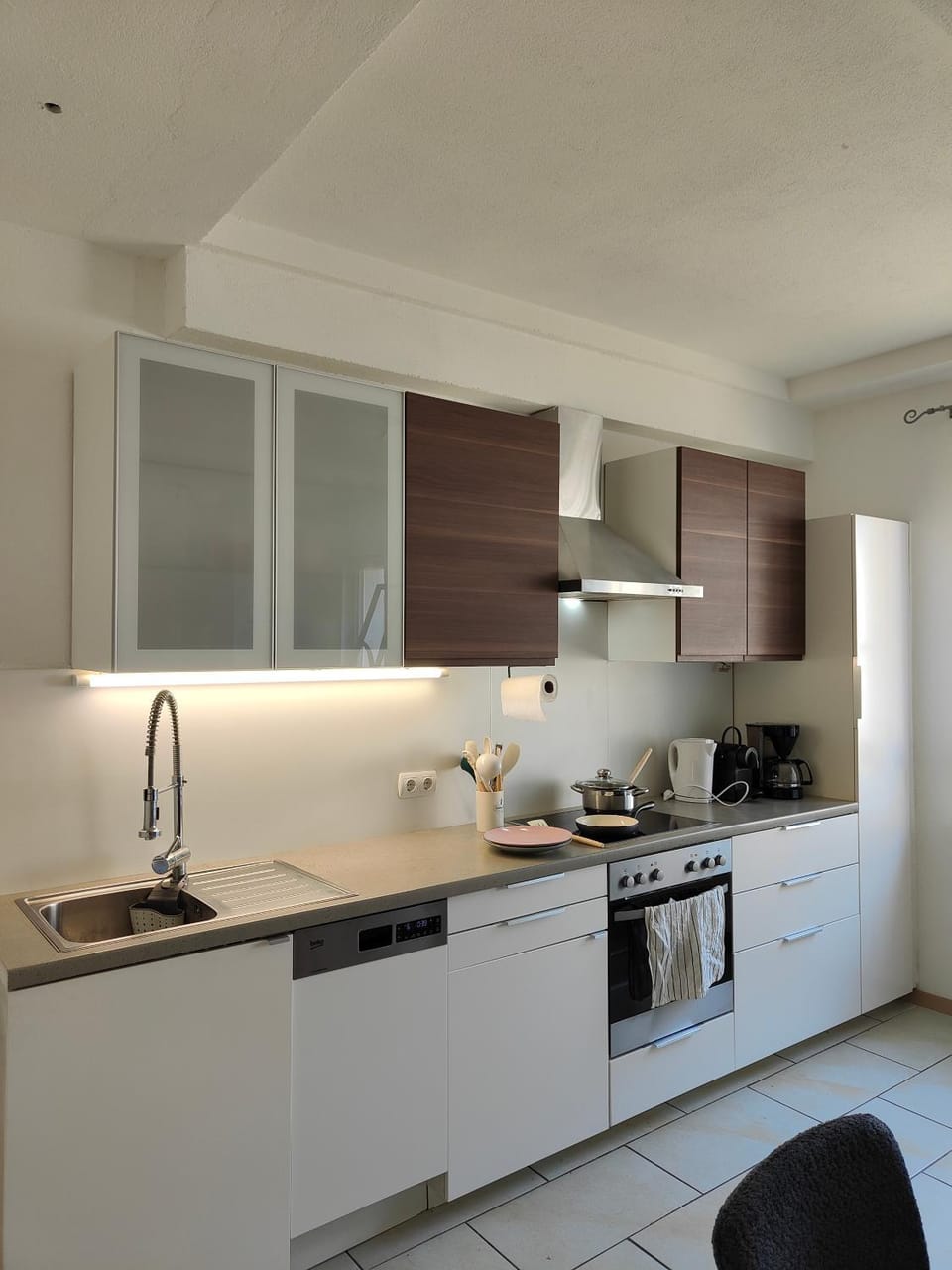 Kitchen or kitchenette, dishwasher, oven, pet friendly, stove, toaster