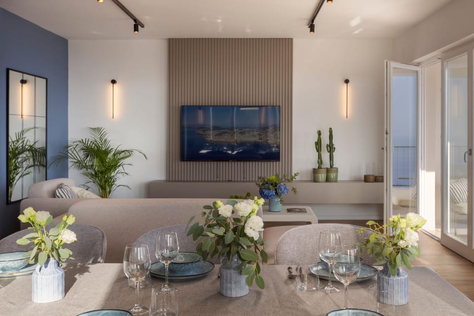 TV and multimedia, Living room, Seating area