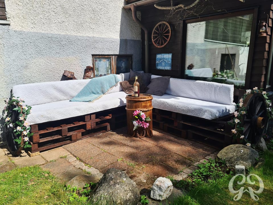 Garden, Seating area