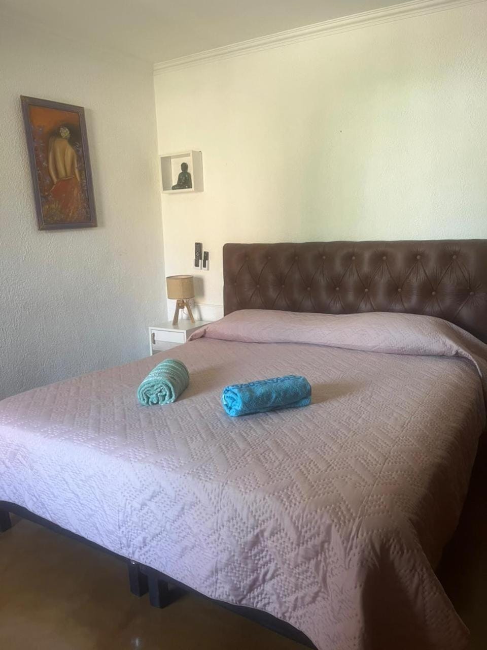 furniture, internet, safe, towels
