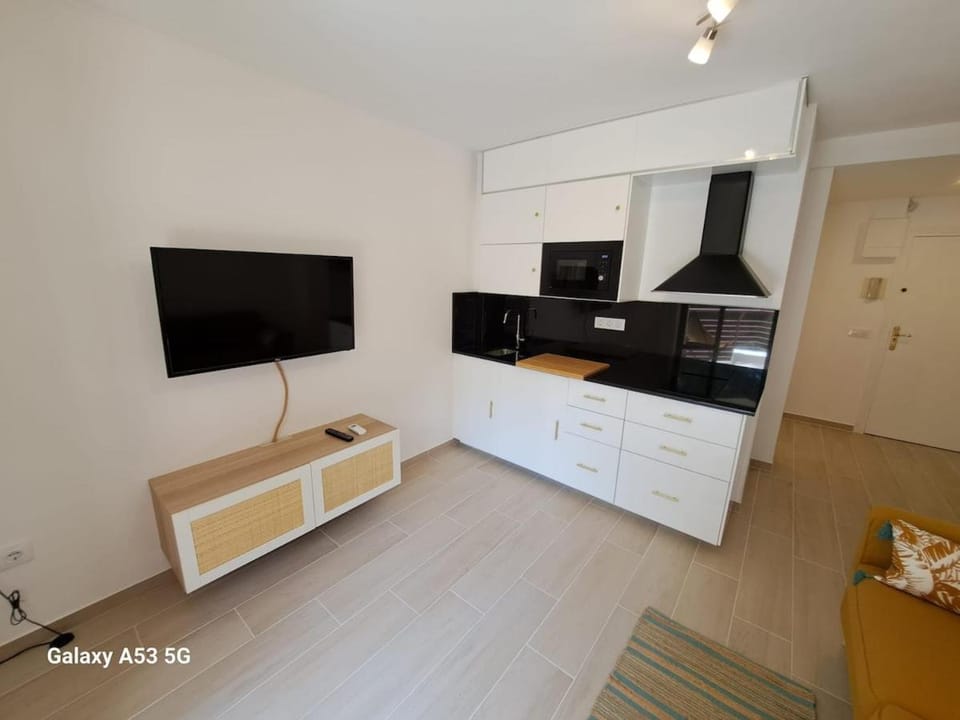 Communal lounge/ TV room, Kitchen or kitchenette