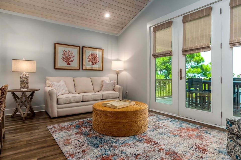 Luxe Family Condo w/ Bay View in Dauphin Island! House in Dauphin Island