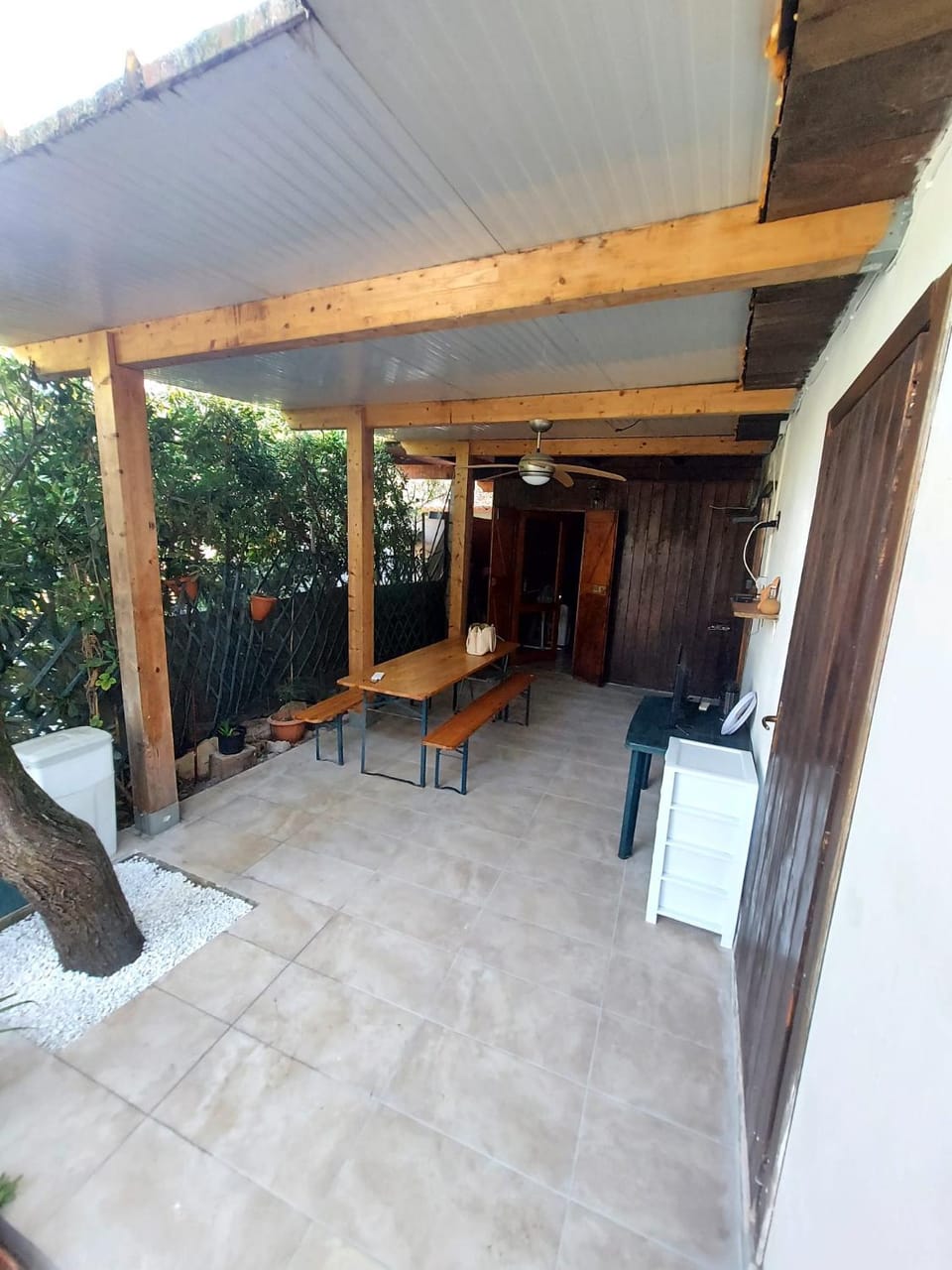 Property building, TV and multimedia, Dining area