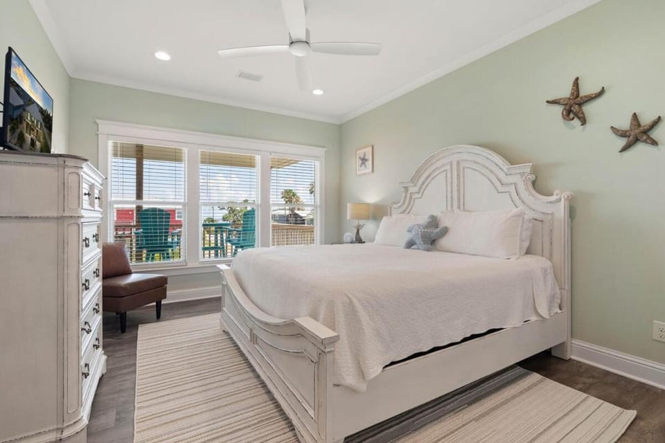 Sunshine Bay Beach House House in Alabama