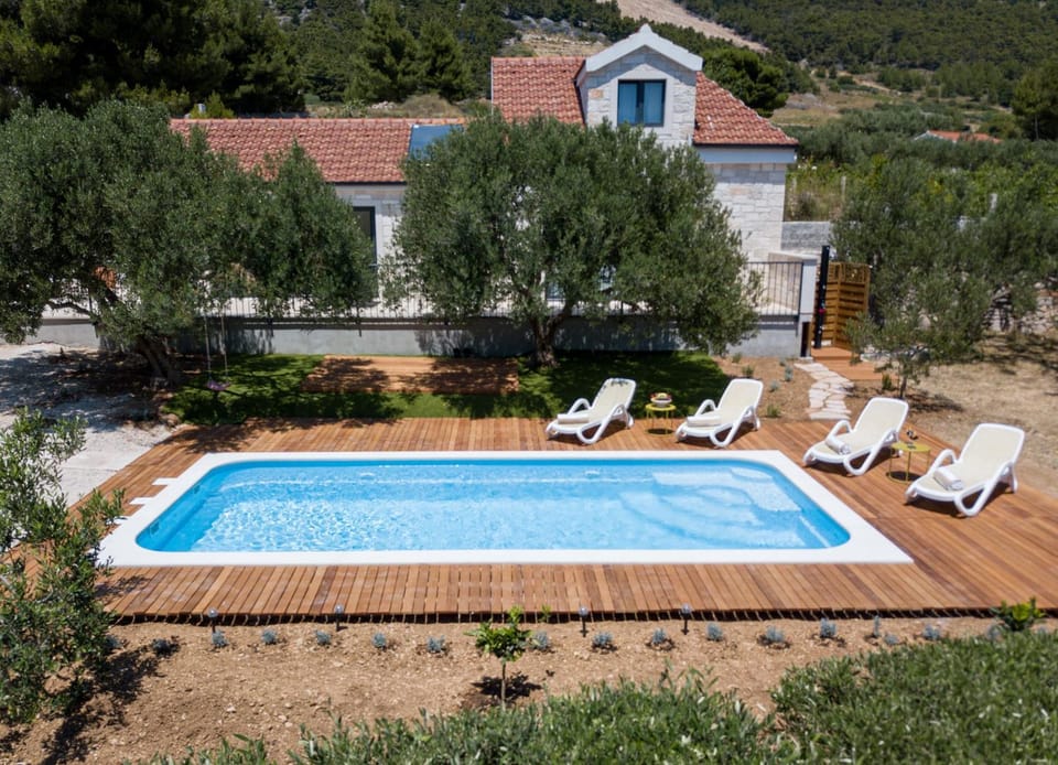 Property building, Pool view, Swimming pool