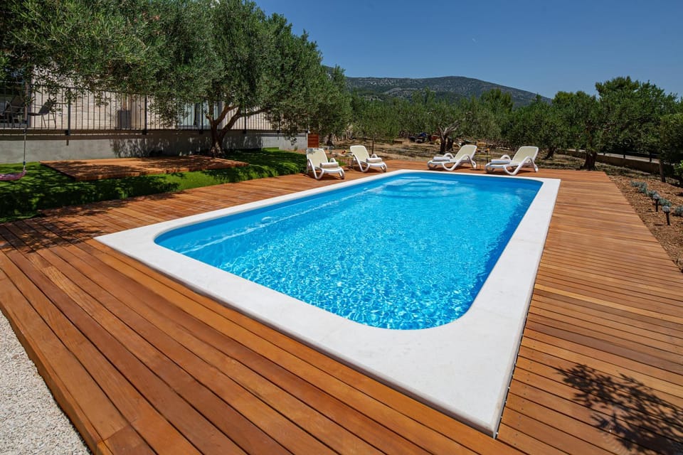 Natural landscape, Swimming pool, sunbed