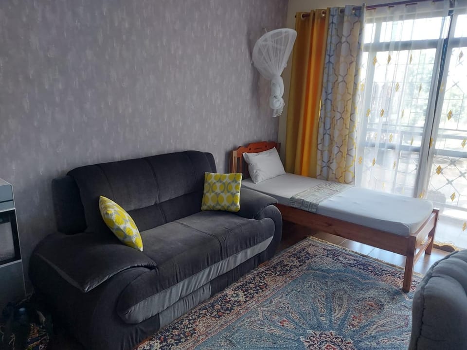 Jayems Holiday Home Bed and Breakfast in Mombasa