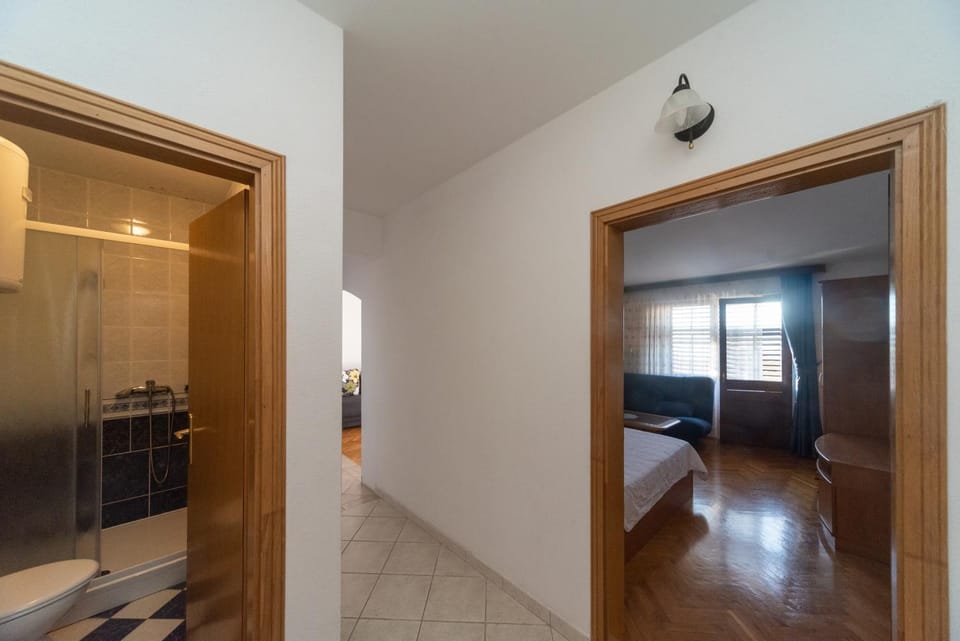 Villa Tomislav Apartment in Baška Voda