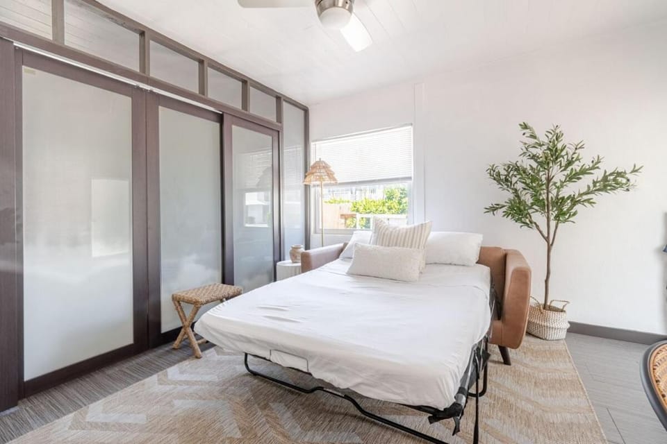 Bliss stylish apartment with pool, by beach Apartment in Riviera Beach