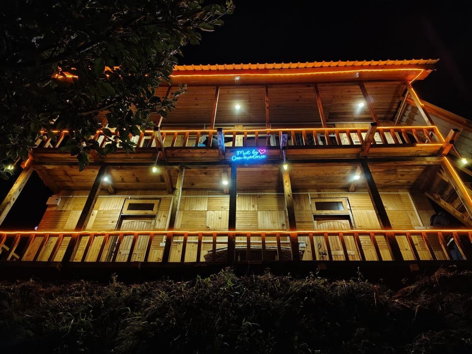 Property building, Night, Balcony/Terrace