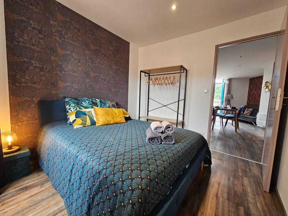 Bed, Bedroom