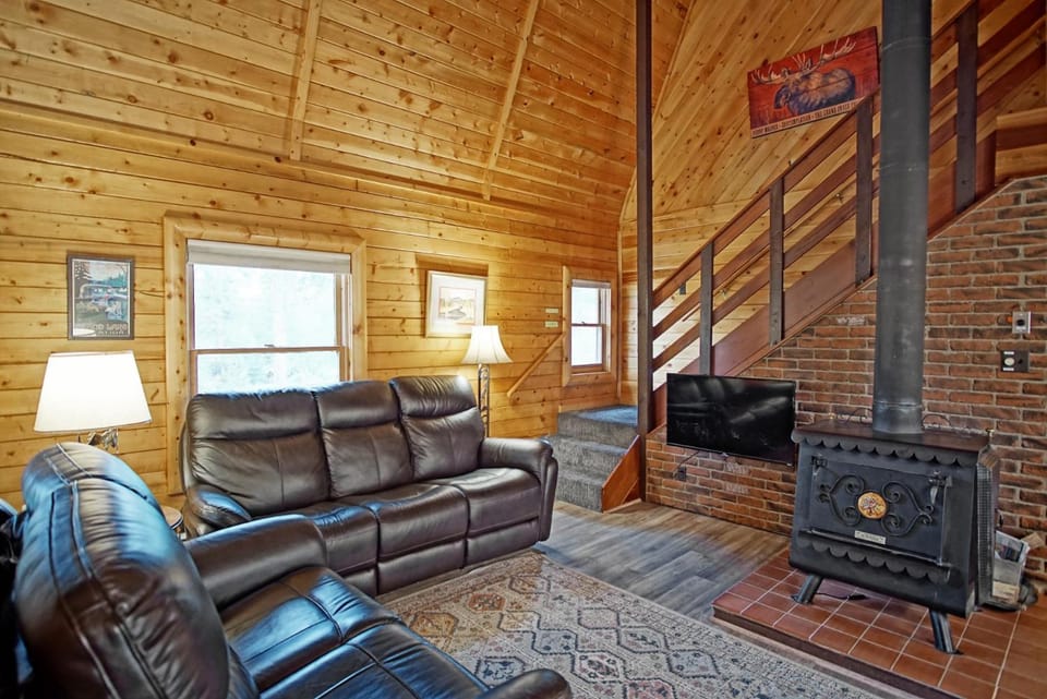 Large Wraparound Deck, Foosball Table, Close to Beacon Landing Marina House in Rocky Mountain National Park