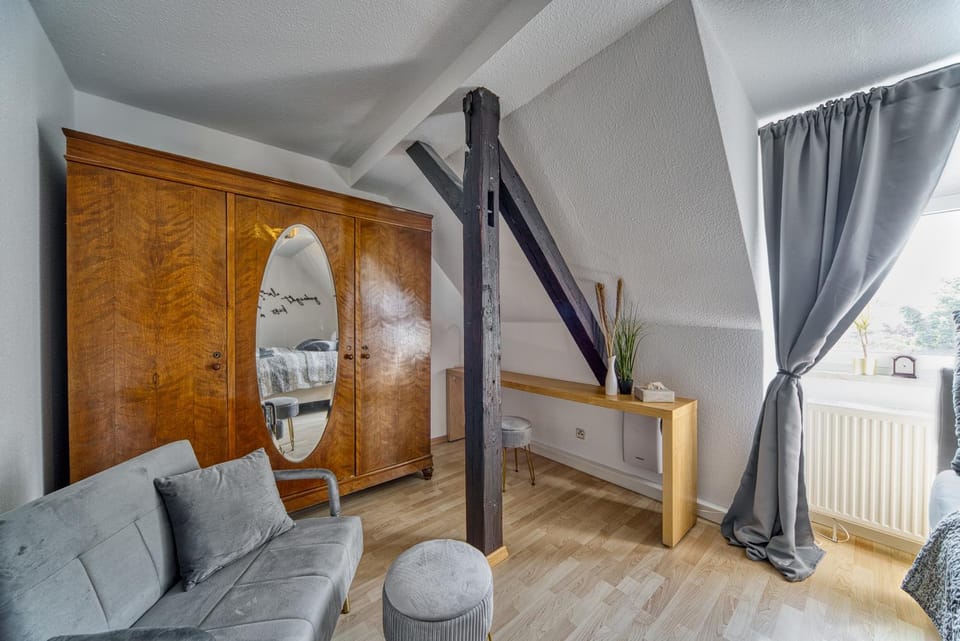 Photo of the whole room, Bedroom