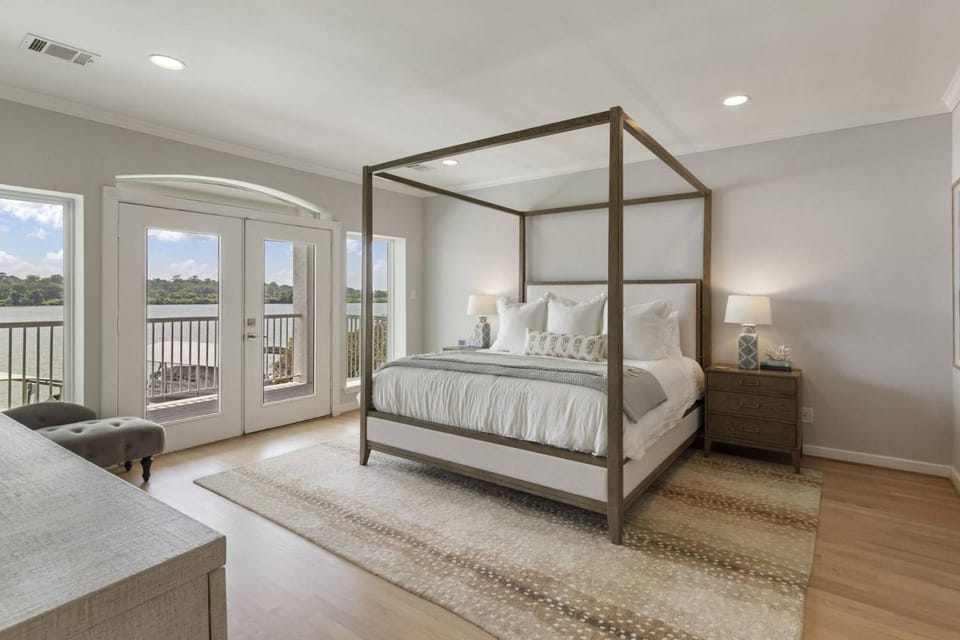La Costa Drive House in Lake Conroe