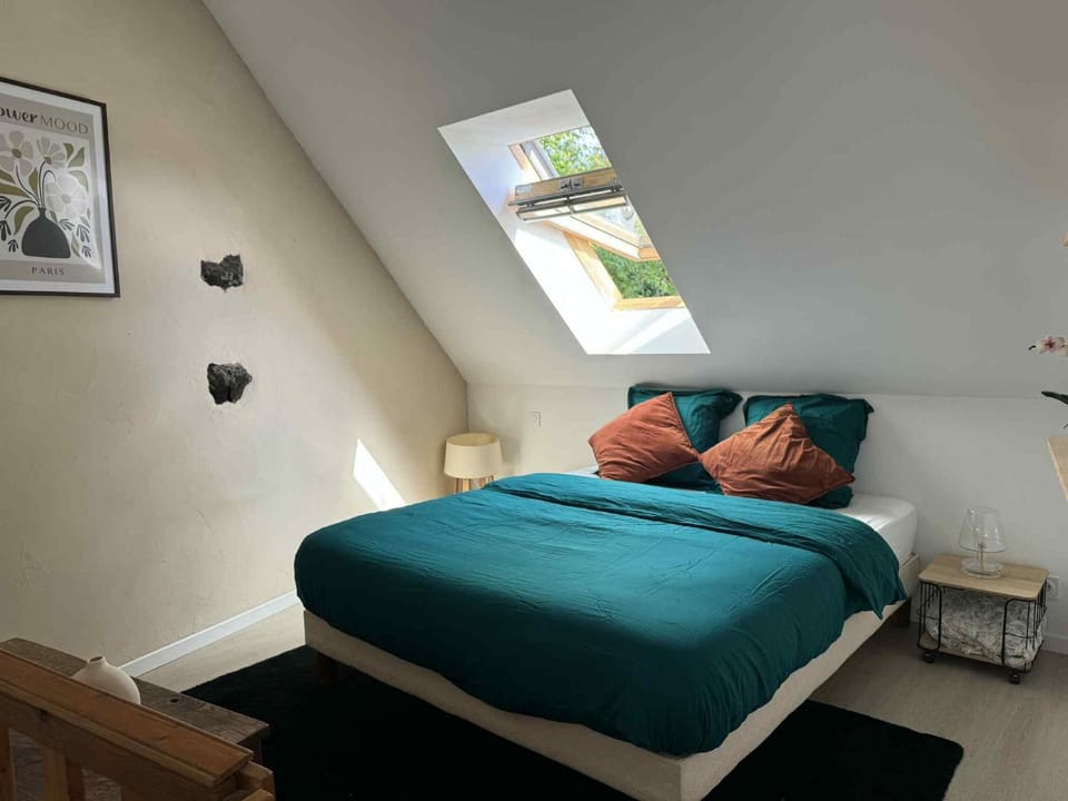Bed, Bedroom
