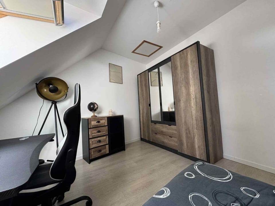 Bedroom, wardrobe