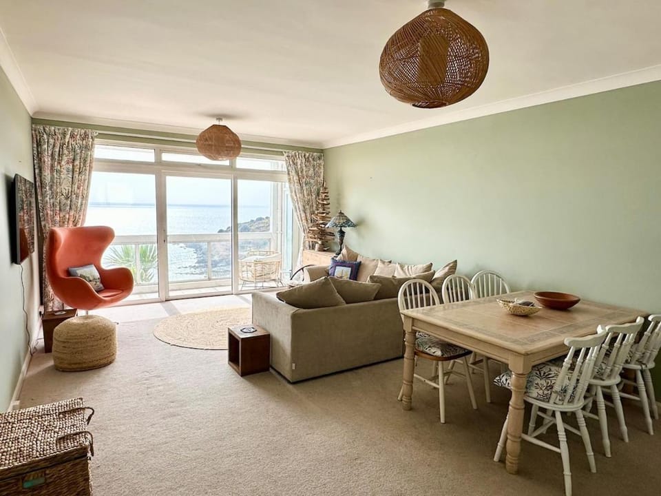 Stunning beach view apartment in Langland Apartment in Wales