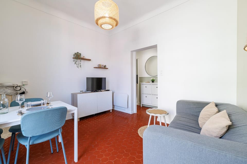 TV and multimedia, Living room, Dining area