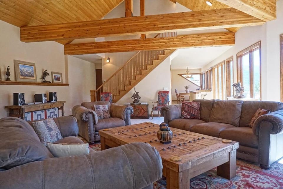 Private Elevator, Great Outdoor Space, Panoramic Views, Monthly Rentals Available House in Vail