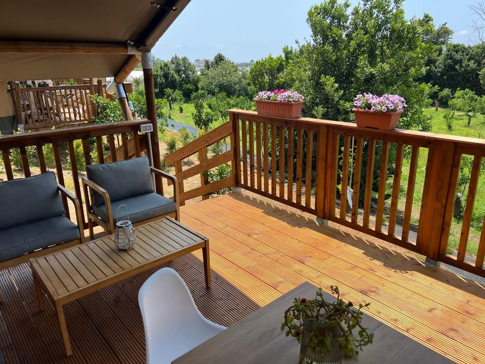 Garden, View (from property/room), Balcony/Terrace, Living room, Dining area