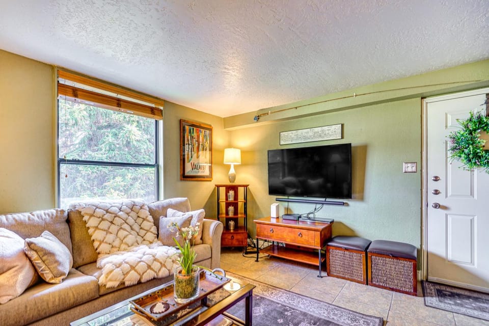 1/2 Block to Lift Bus Stop: Condo in Park City House in Park City