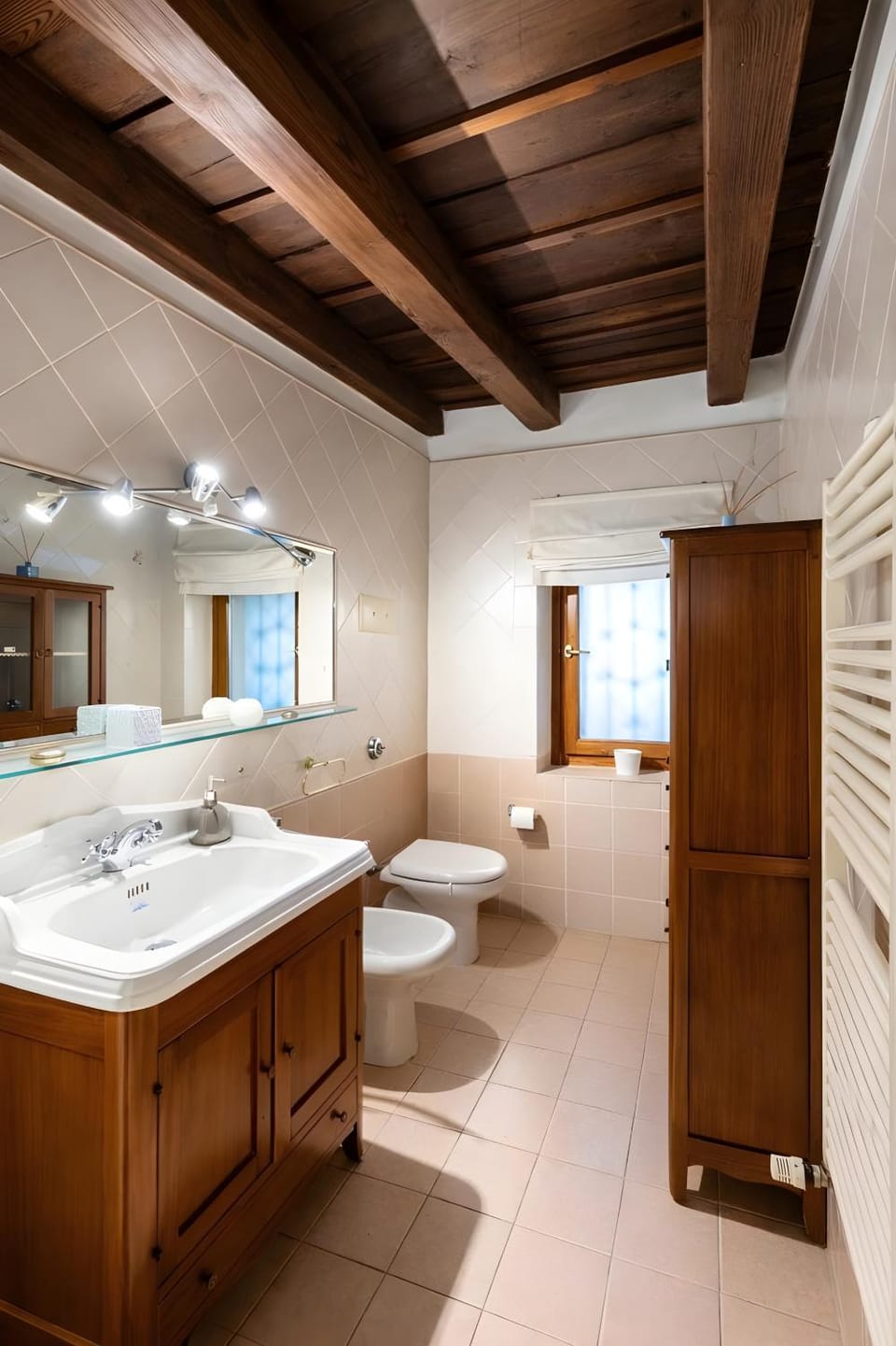 Toilet, Bathroom, towels