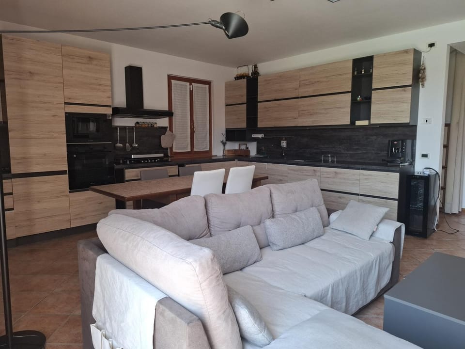 Kitchen or kitchenette, Living room, Dining area, minibar, stove