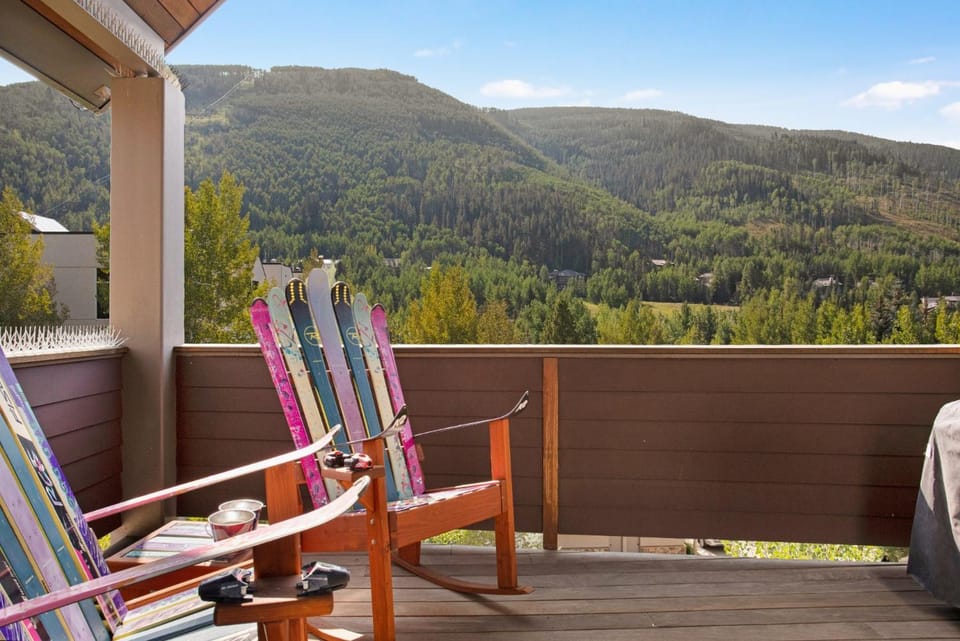Penthouse Luxury Condo, Covered Parking, 2 Minute Walk to Cascade Lift Apartment in Vail