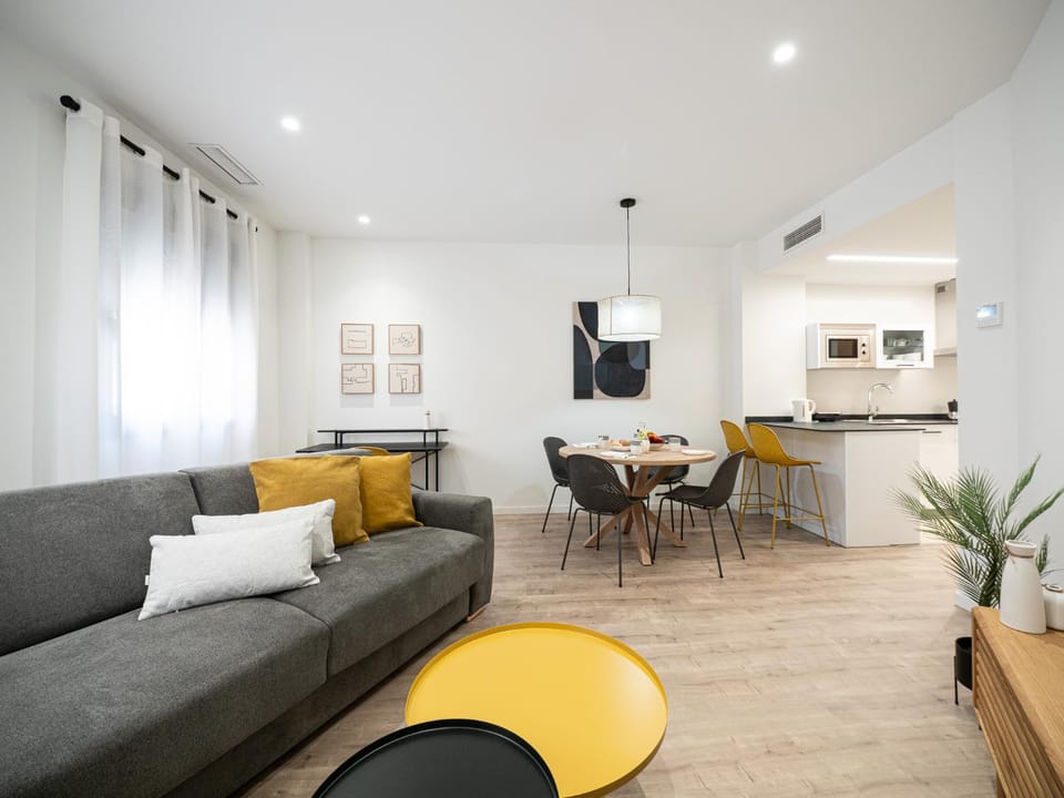 Livemálaga Postigos Suite & Parking Apartment in Malaga