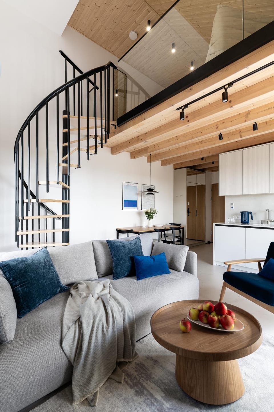 Kitchen or kitchenette, Living room, Dining area, oven