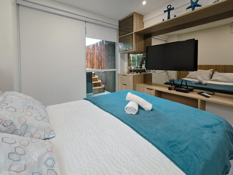 Bedroom, locker