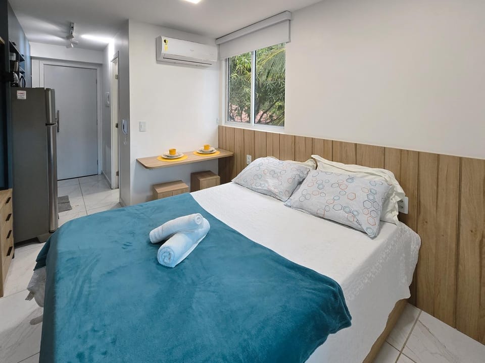 Bedroom, locker