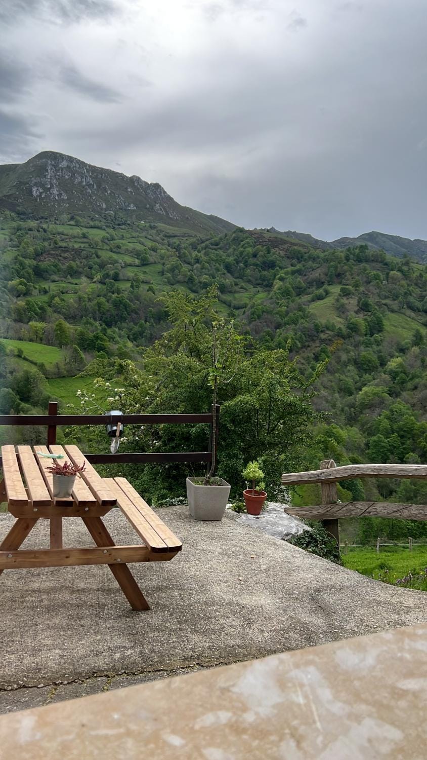 La Casina del Cabecin en Parque Natural de Redes House in Asturias