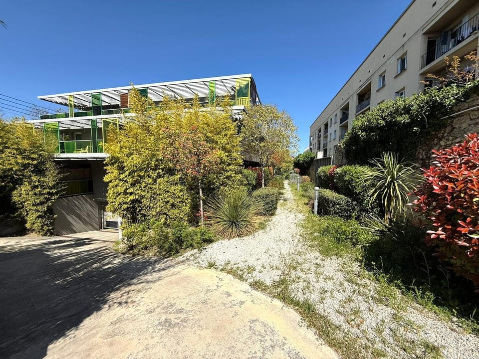 Property building, Day, Garden view, Parking