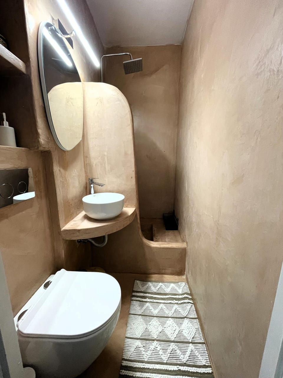 Shower, Toilet, Bathroom