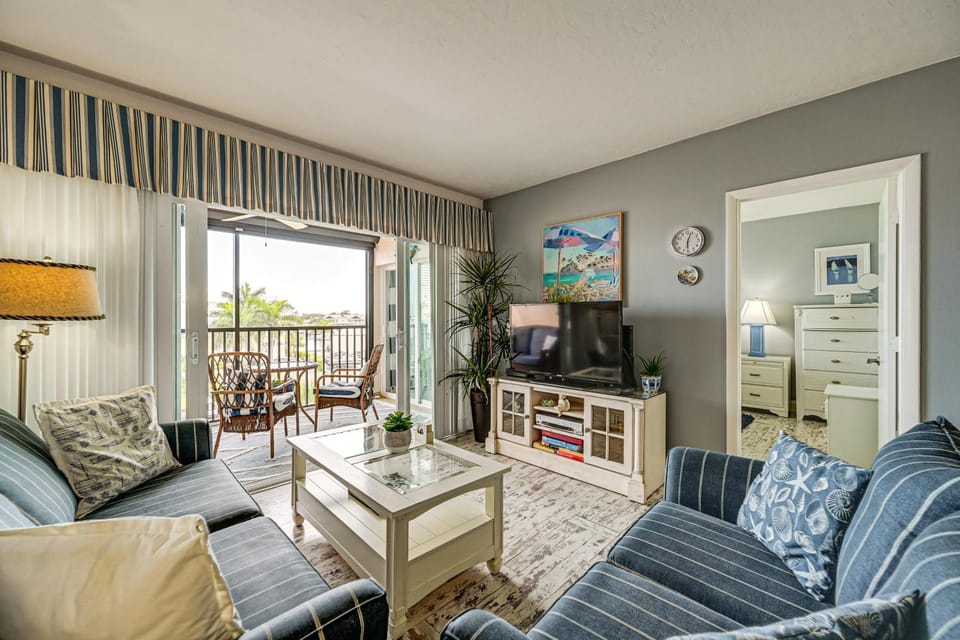 Pool Access: Relaxing Naples Bay Extended Stay! House in Naples