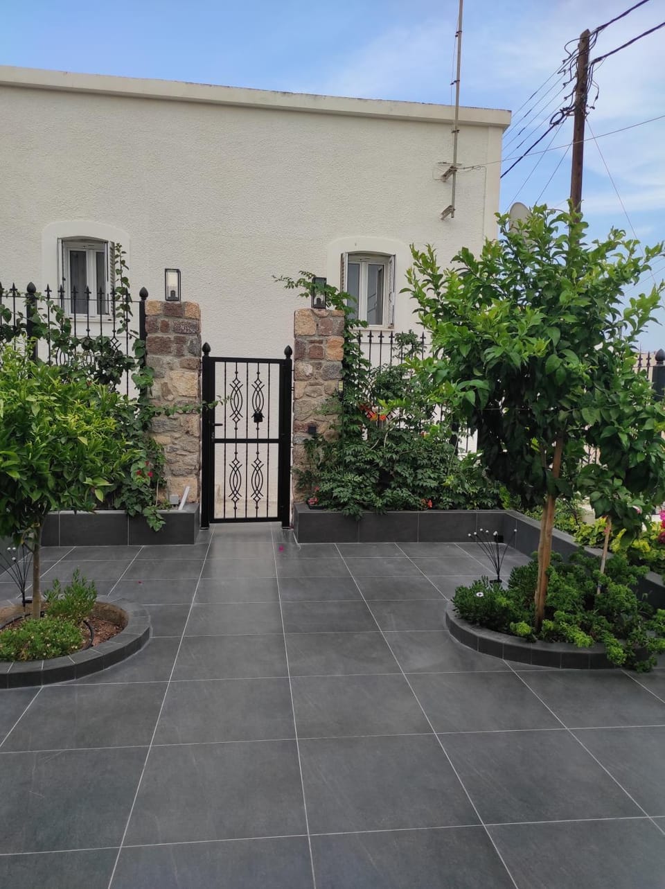 Day, Neighbourhood, Garden, Quiet street view