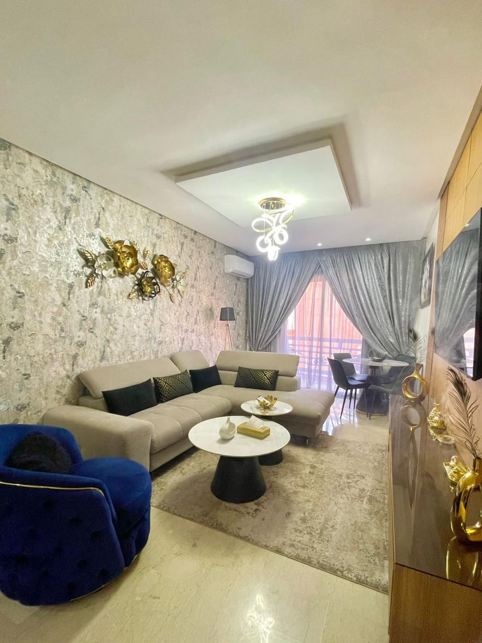 Living room, Seating area