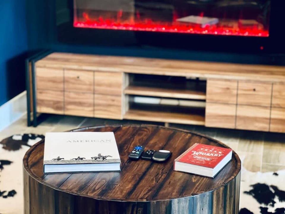 The Outlaw Lake House Canyon Lake FAMILY House in Spring Branch