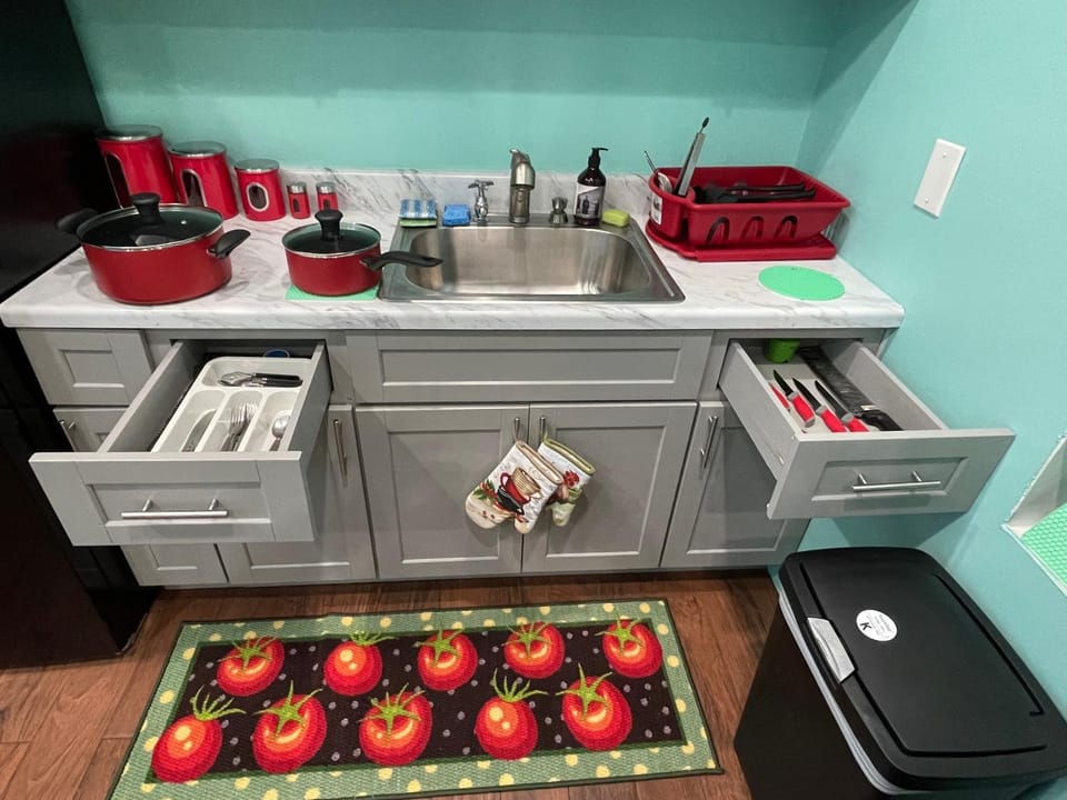 Kitchen or kitchenette, stove