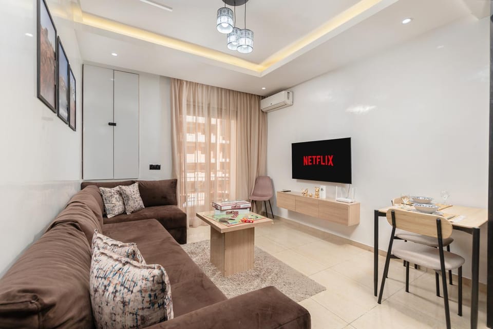 Bel appartement piscine,10 min souk, plage, bein sport Apartment in Agadir