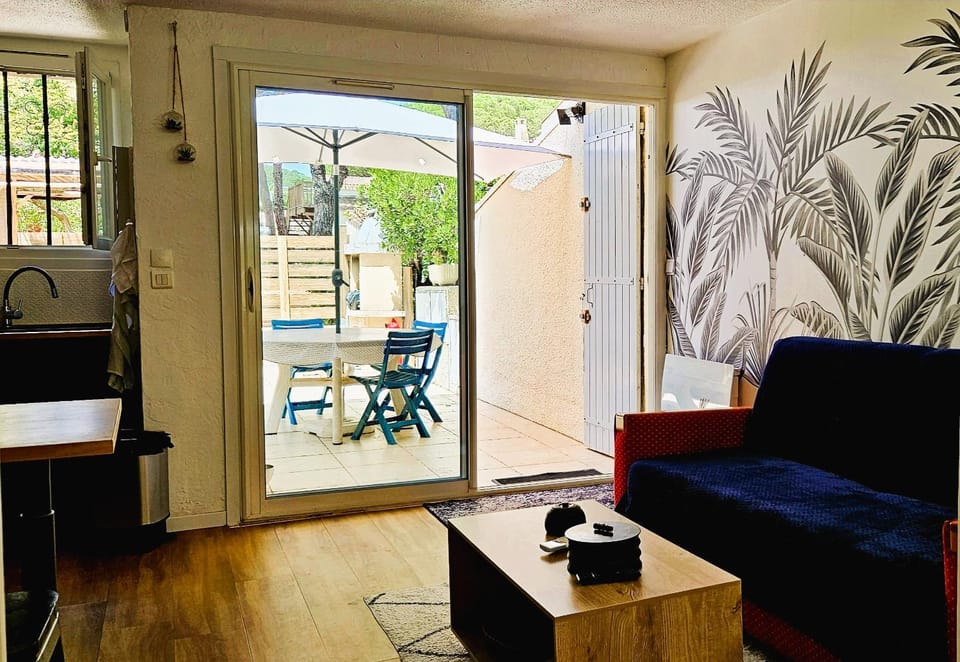 Patio, Balcony/Terrace, Kitchen or kitchenette, Living room, Seating area, Dining area