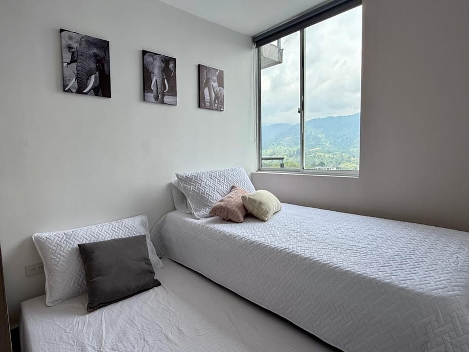 Bed, Natural landscape, Photo of the whole room, Bedroom, Mountain view